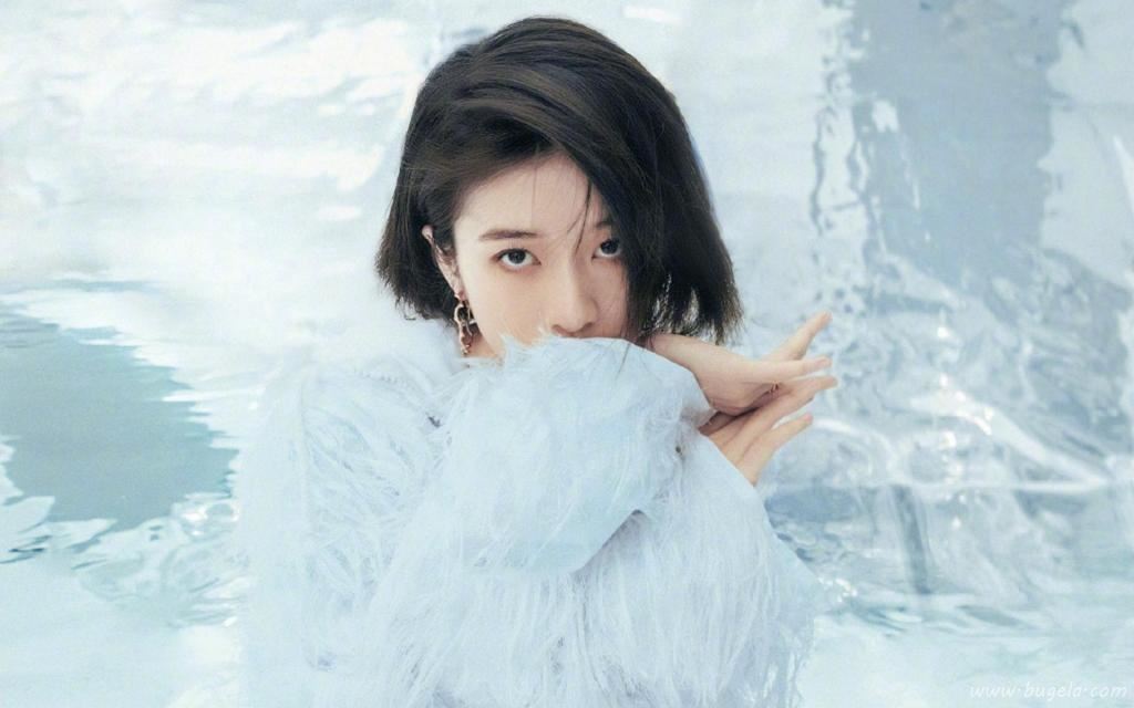时尚女神张雪迎性感妩媚知性迷人写真图片