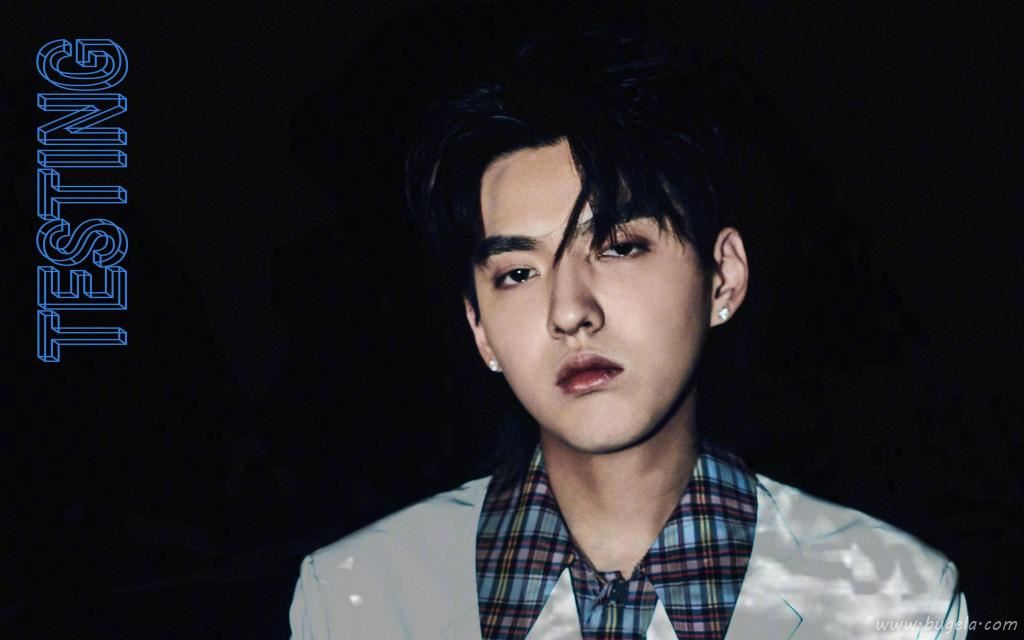 吴亦凡时间海帅气休闲写真图片