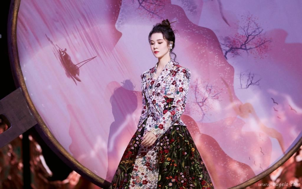 时尚唯美女神郁可唯魅力迷人写真图片