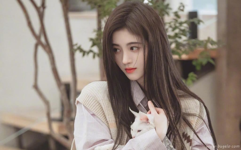 时尚女神鞠婧祎冷艳优雅妩媚迷人写真图片