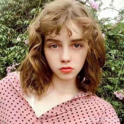 2021最火的高冷欧美风女生头像图片
