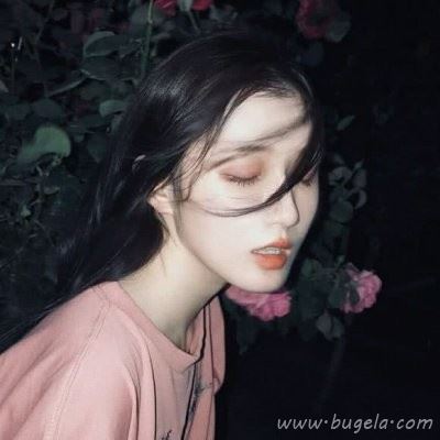 个性红唇女生头像图片