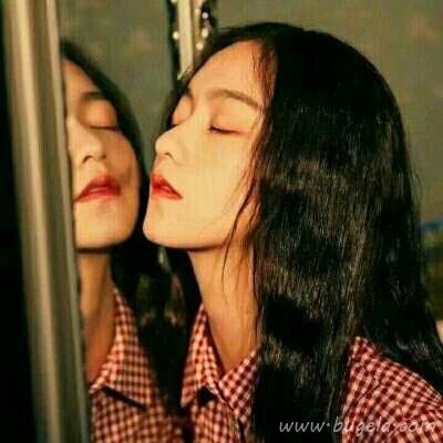 2021年最潮红唇漂亮女生头像图片