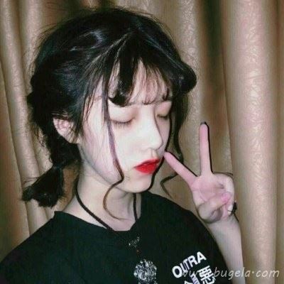 2021年最潮红唇漂亮女生头像图片