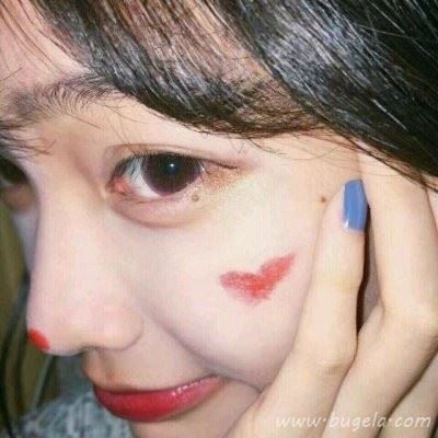 2021年最潮红唇漂亮女生头像图片
