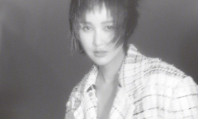 张歆艺短发复古干练写真图片