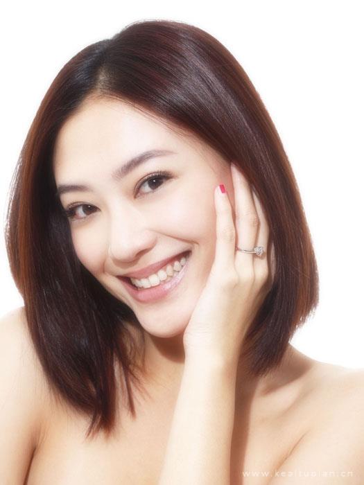 应采儿甜美幸福写真图片