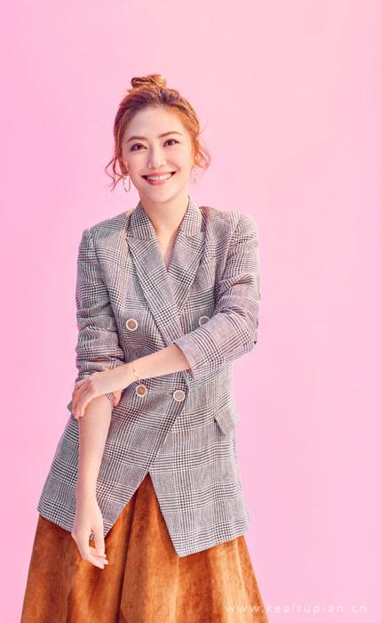 应采儿甜美优雅写真图片