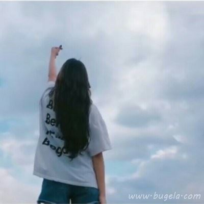 一男一女背影清新自然情侣头像图片