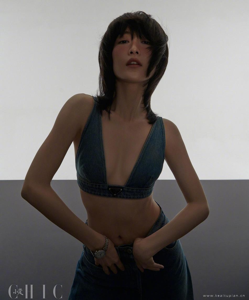王鸥晒伤妆性感又迷离杂志写真