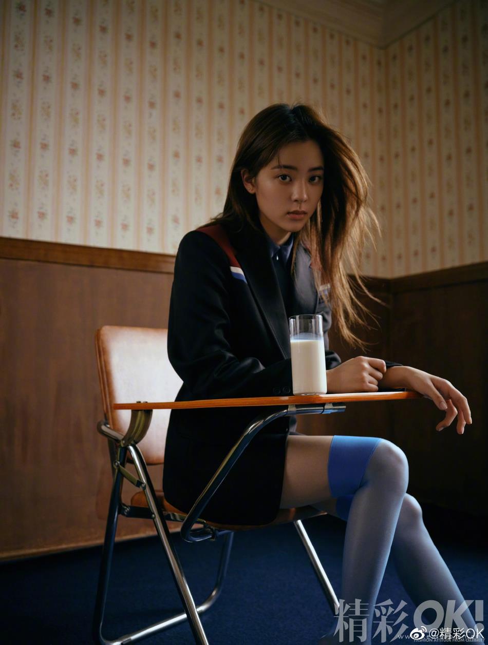 欧阳娜娜光影之间细诉少女故事