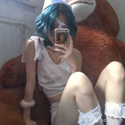 丧系网红小姐姐头像图片