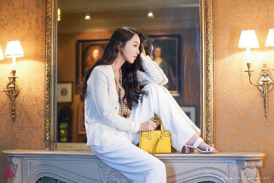 申惠善美丽大方写真图片