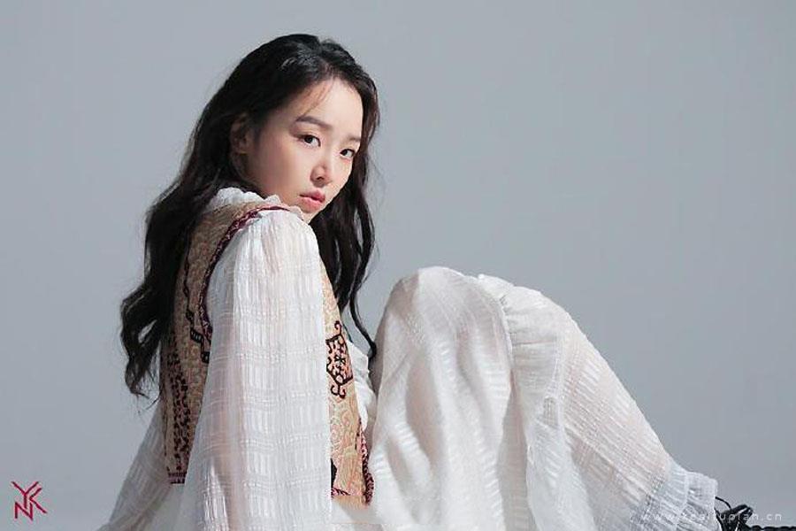 申惠善文艺甜美写真图片