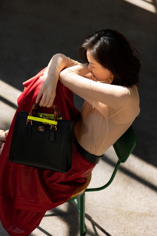 倪妮美艳复古写真图片