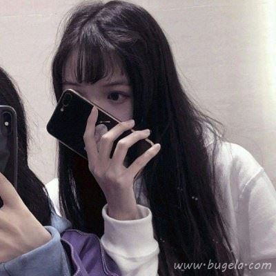 个性手机挡脸的女生头像2021最火爆图片