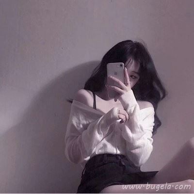 个性手机挡脸的女生头像2021最火爆图片