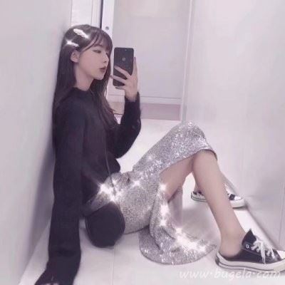 个性手机挡脸的女生头像2021最火爆图片