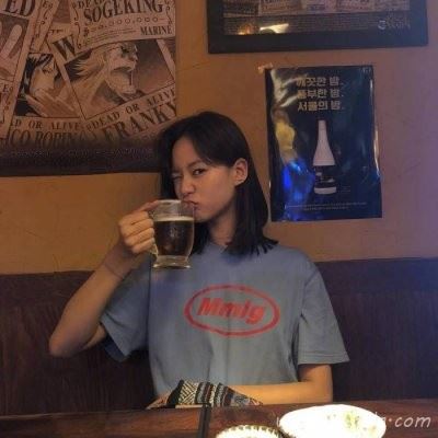 QQ超拽女生头像2021最火爆图片