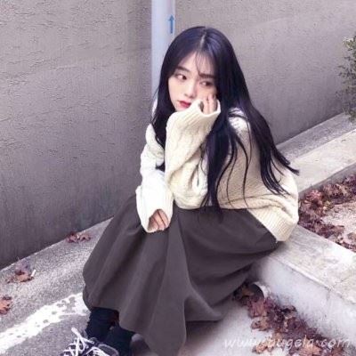 2021年最潮超火酷酷的女生头像图片