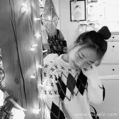 2021年最火的黑白可爱女生头像图片