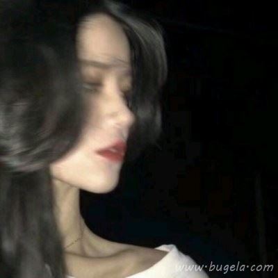2021年最火的霸气黑白女生头像图片
