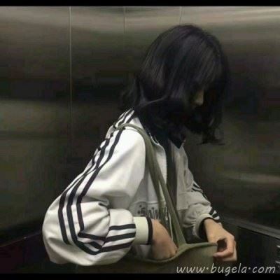 2021年最火的霸气黑白女生头像图片