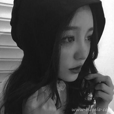 2021年最火的霸气黑白女生头像图片