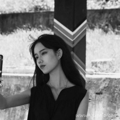 2021年最火的霸气黑白女生头像图片