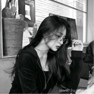 2021年最潮霸气好看的女生头像图片