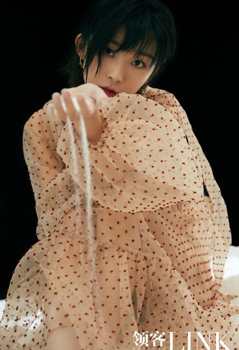 演员宋伊人短发个性时髦写真图片