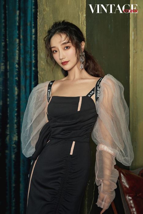 演员肖燕轻熟摩登写真图片