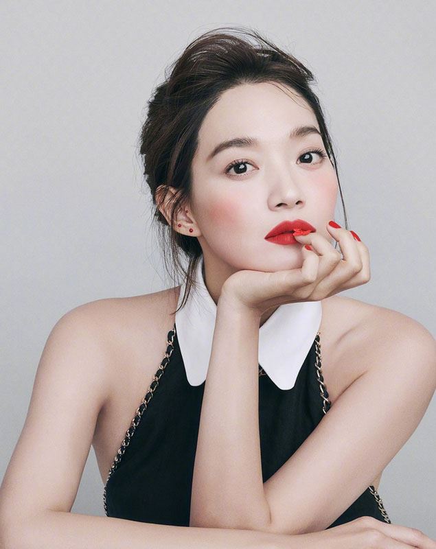 申敏儿美丽大方写真图片