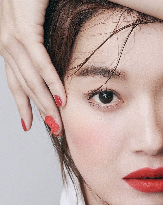 申敏儿美丽大方写真图片