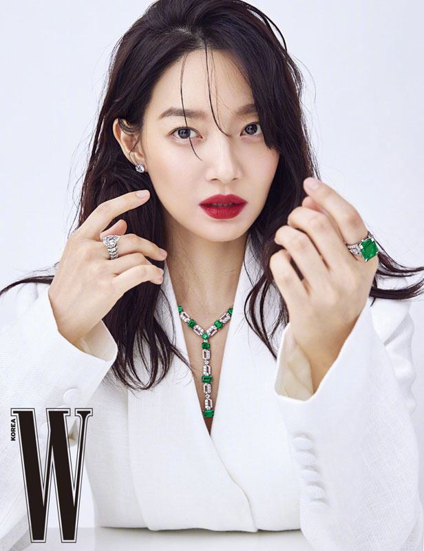 申敏儿时尚性感写真图片