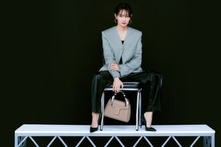 申敏儿时尚干练写真图片