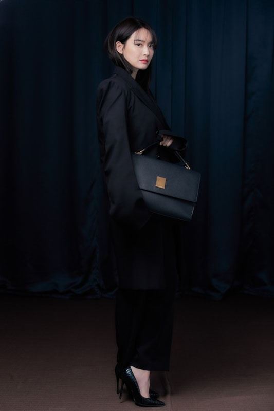 申敏儿时尚干练写真图片