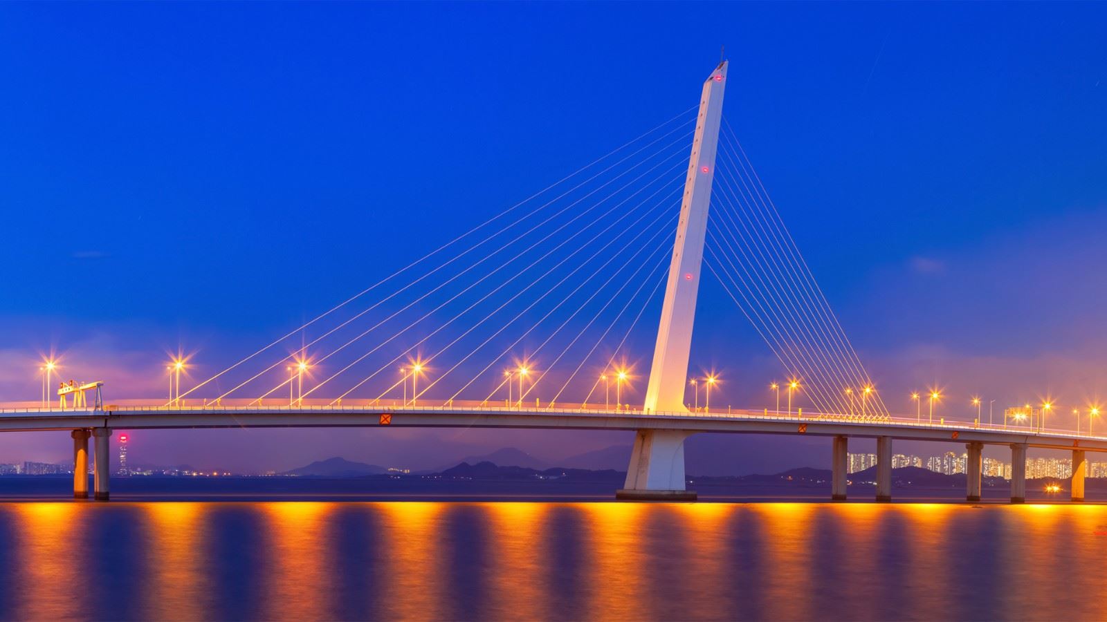 2021最新深圳湾跨海大桥蓝色系震撼风景图片