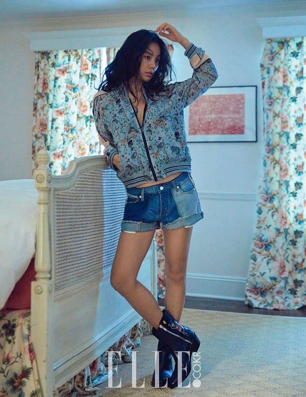 美女明星李孝利时尚杂志性感写真图片