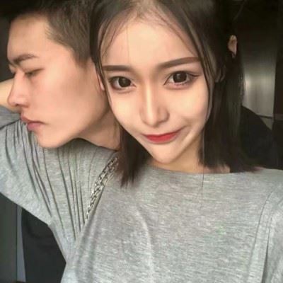 一边开车一边睡觉的情侣头像 一左一右图片