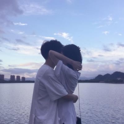 微信情侣头像始于初见 一对两张图片