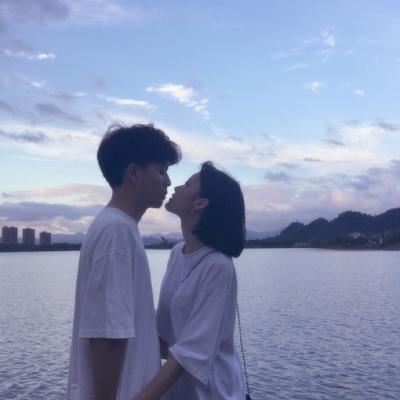 微信情侣头像始于初见 一对两张图片