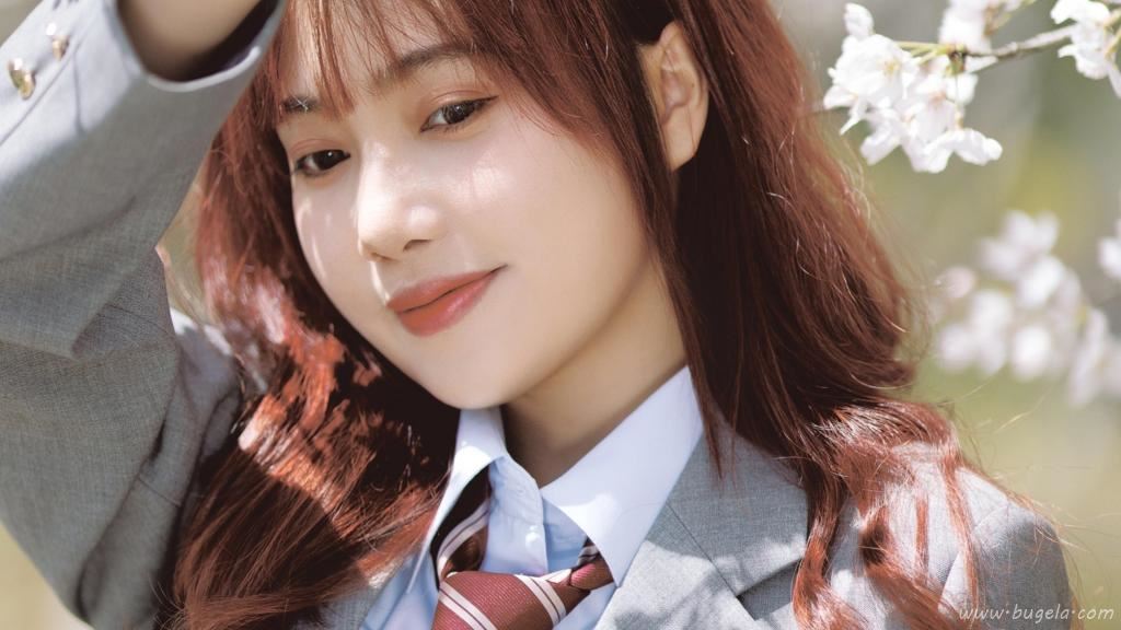 漂亮制服美女迷人图片