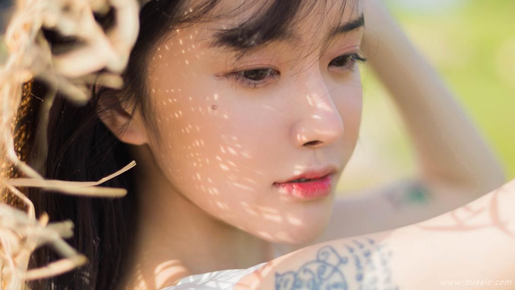 清新漂亮纹身美女图片