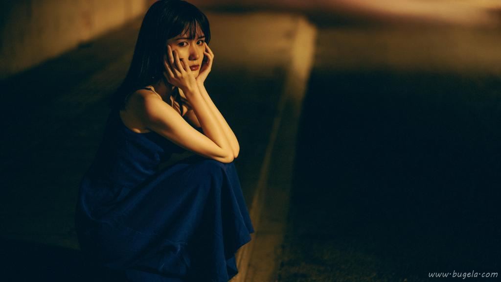 失恋非常难过的伤感女孩图片