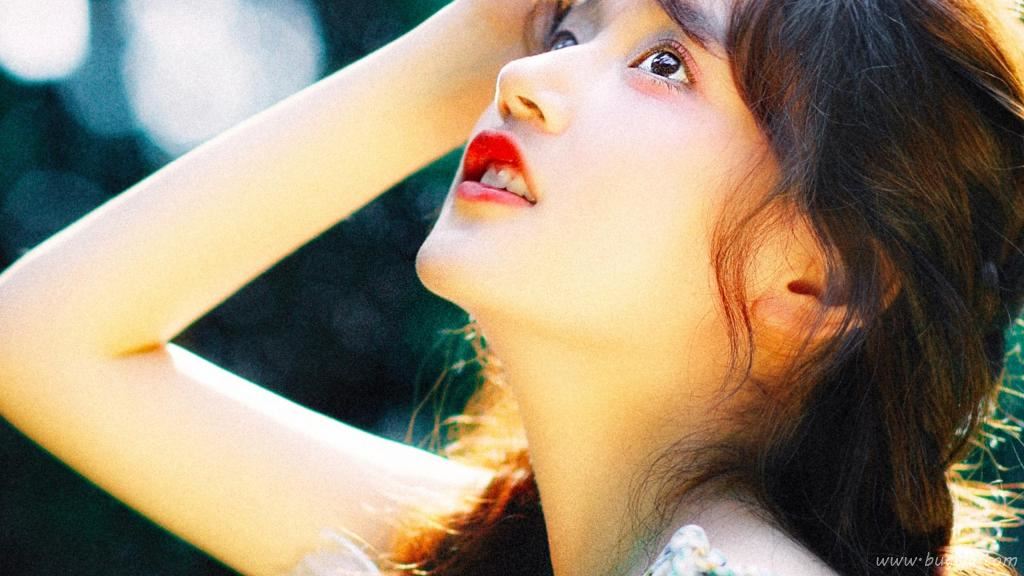 清新自然的养眼美女图片