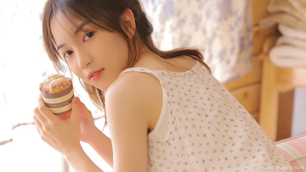 极简清新风格美女图片