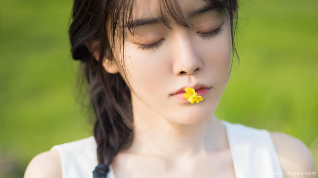 清新漂亮纹身美女图片