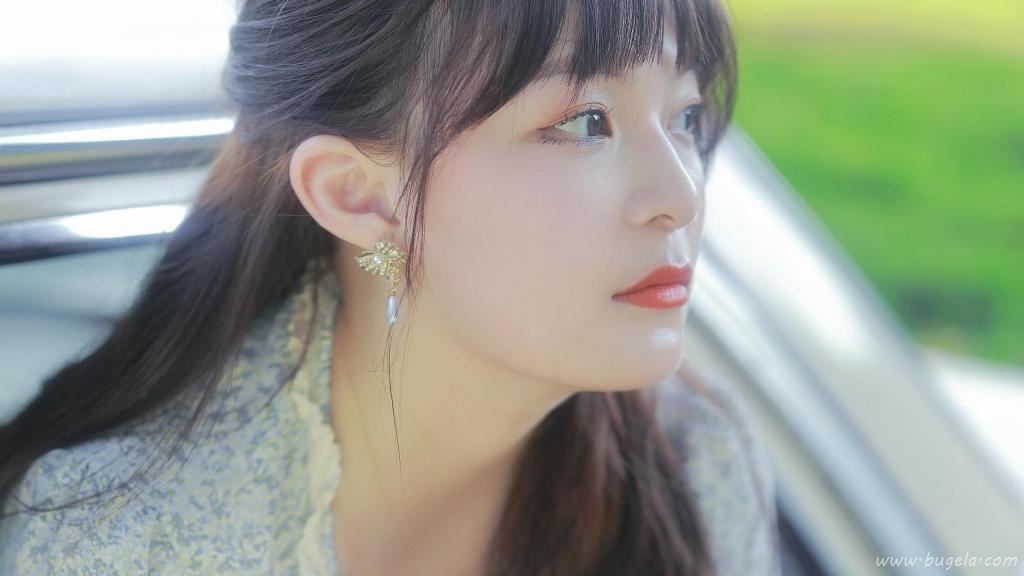 美丽无比的香车美女图片