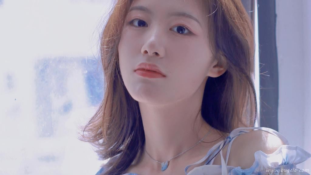 温婉清丽美女迷人图片
